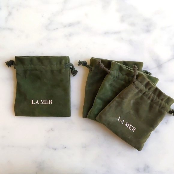 NWT. LA MER Velvet with Logo Travel Cosmetic Bags Set of 4 pcs. - Picture 2 of 3